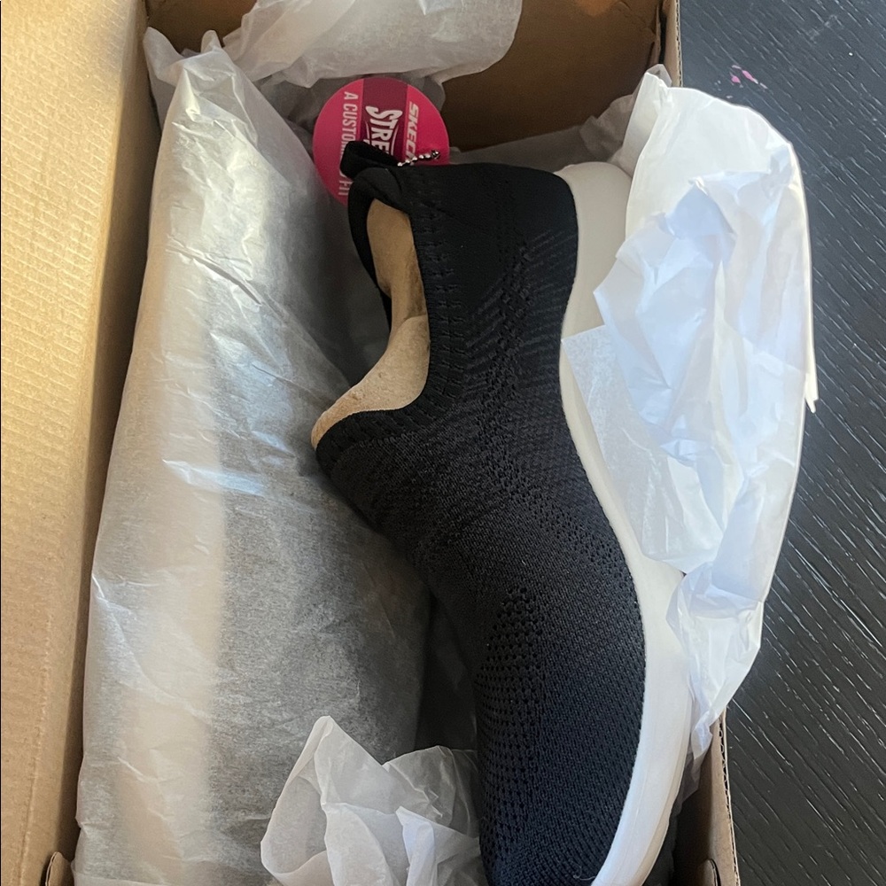 Women’s size 10 Skechers Black Knit Sway Slip-On Shoes brand new NTW - Picture 3 of 11